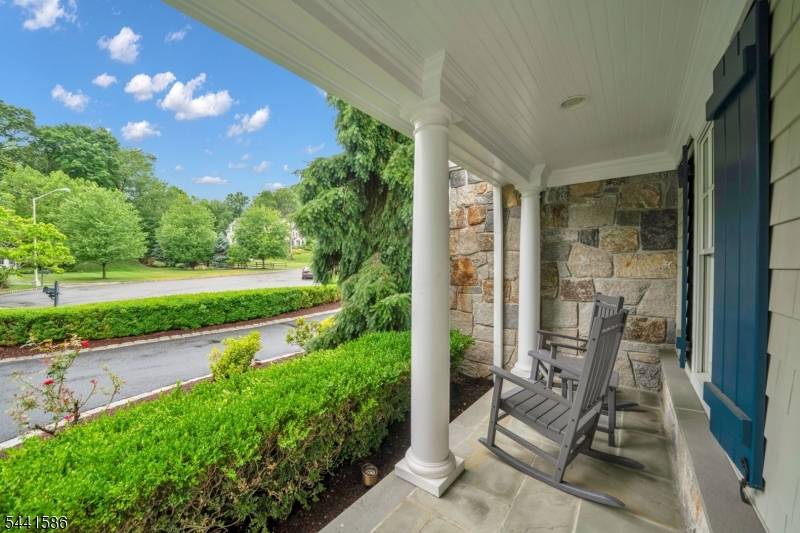 222 Deepbrook Rd, Wyckoff Twp., NJ 07481