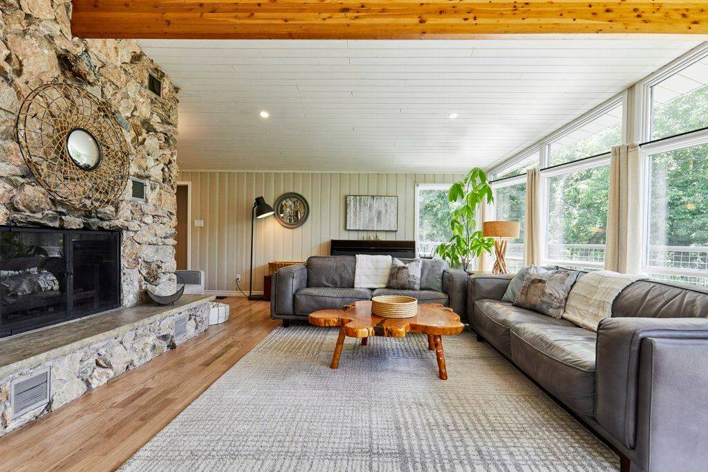 156 Acton RD, Uxbridge, ON L0C 1H0