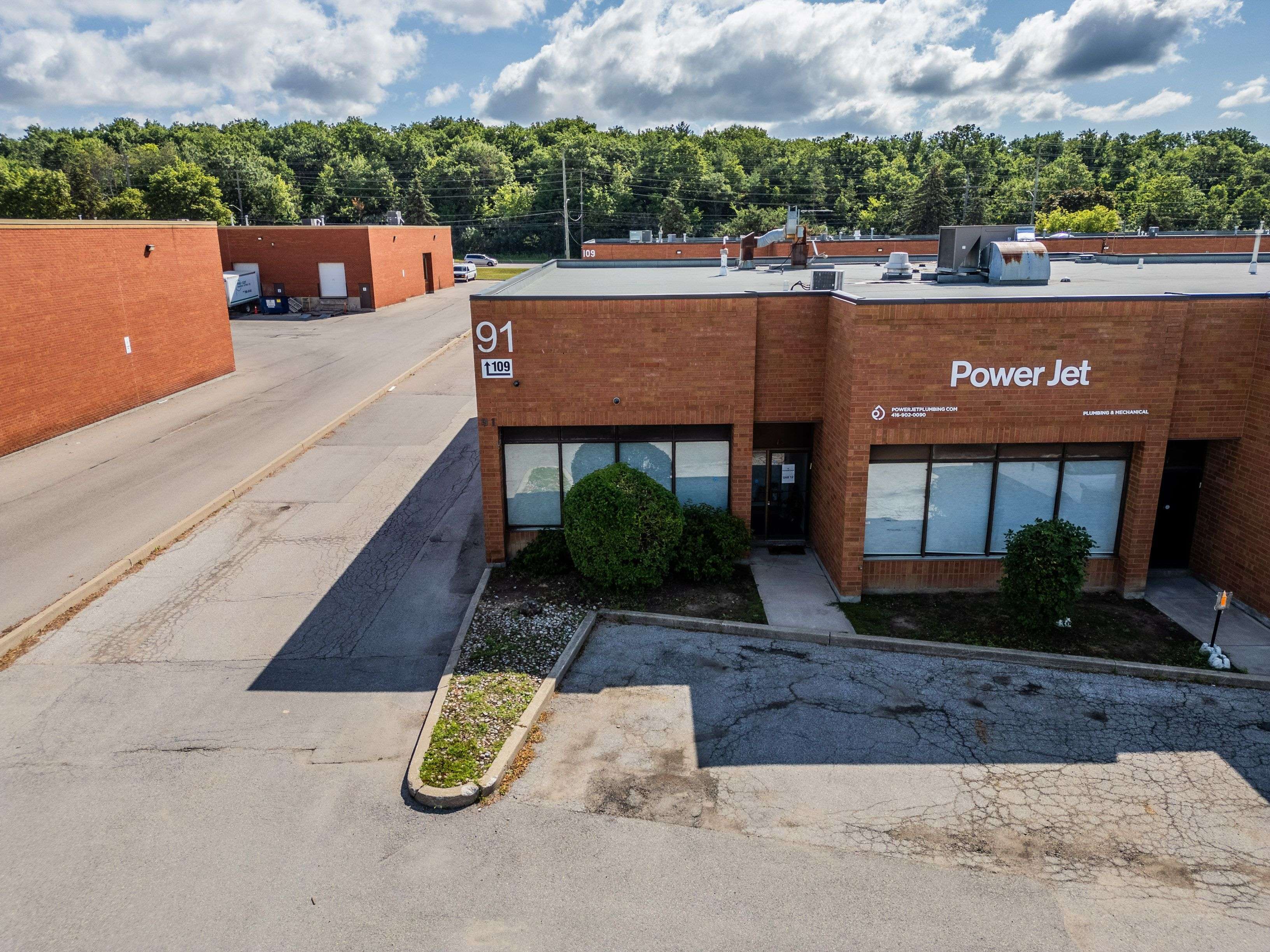 91 Fernstaff CT #12, Vaughan, ON L4K 3L9