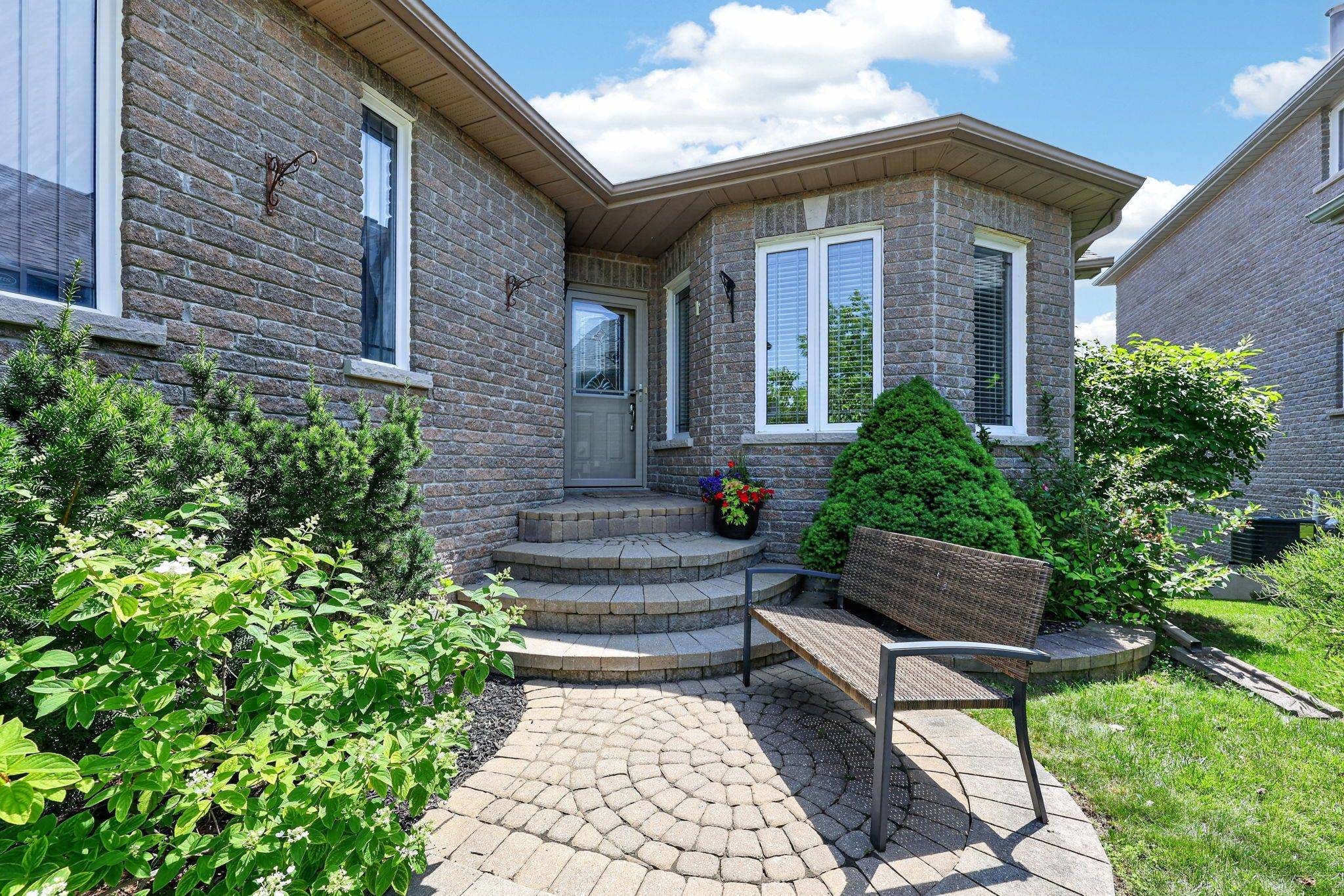157 Birkhall PL, Barrie, ON L4N 0K7