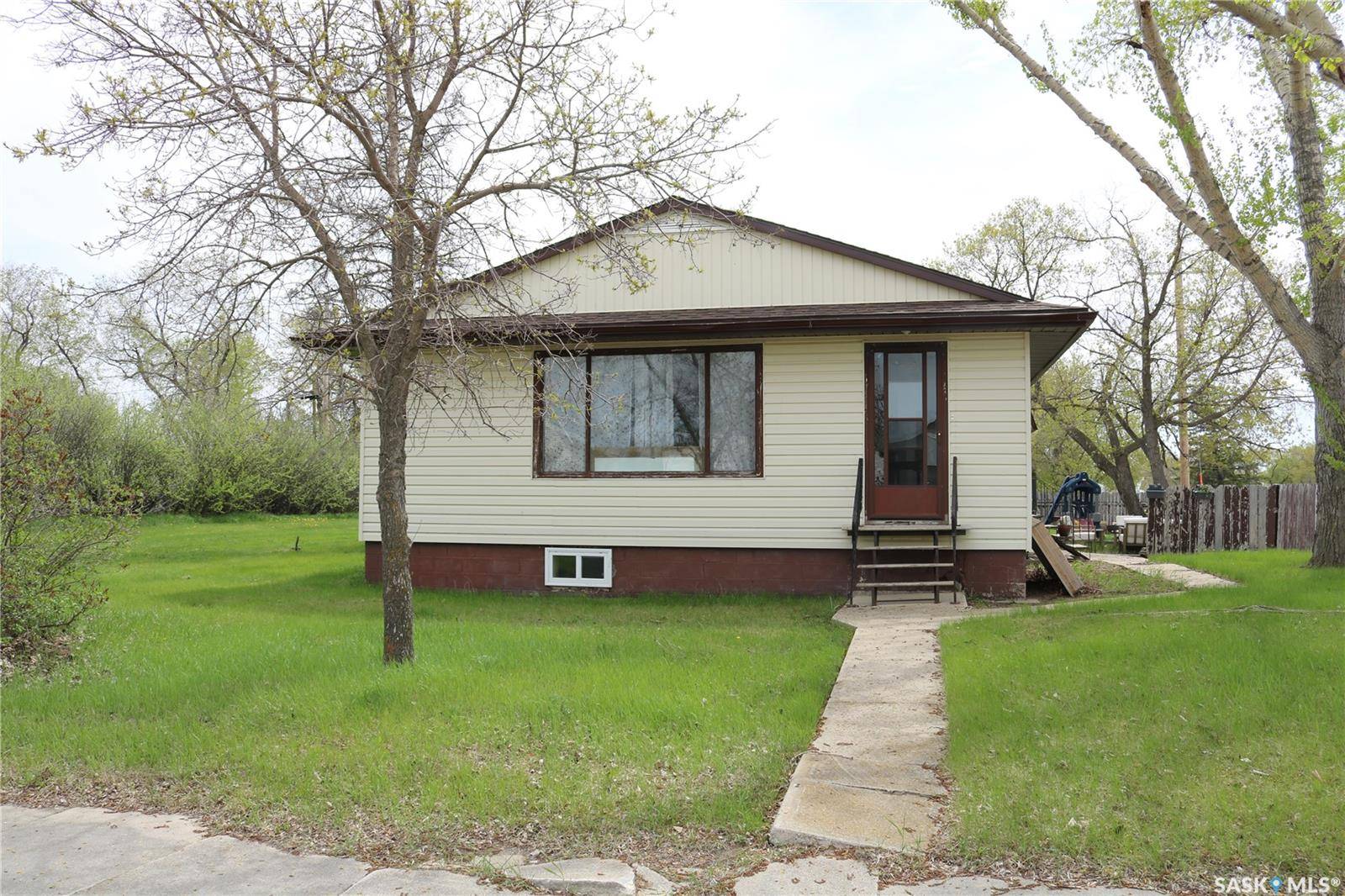 202 Main STREET, Young, SK S0K 4Y0