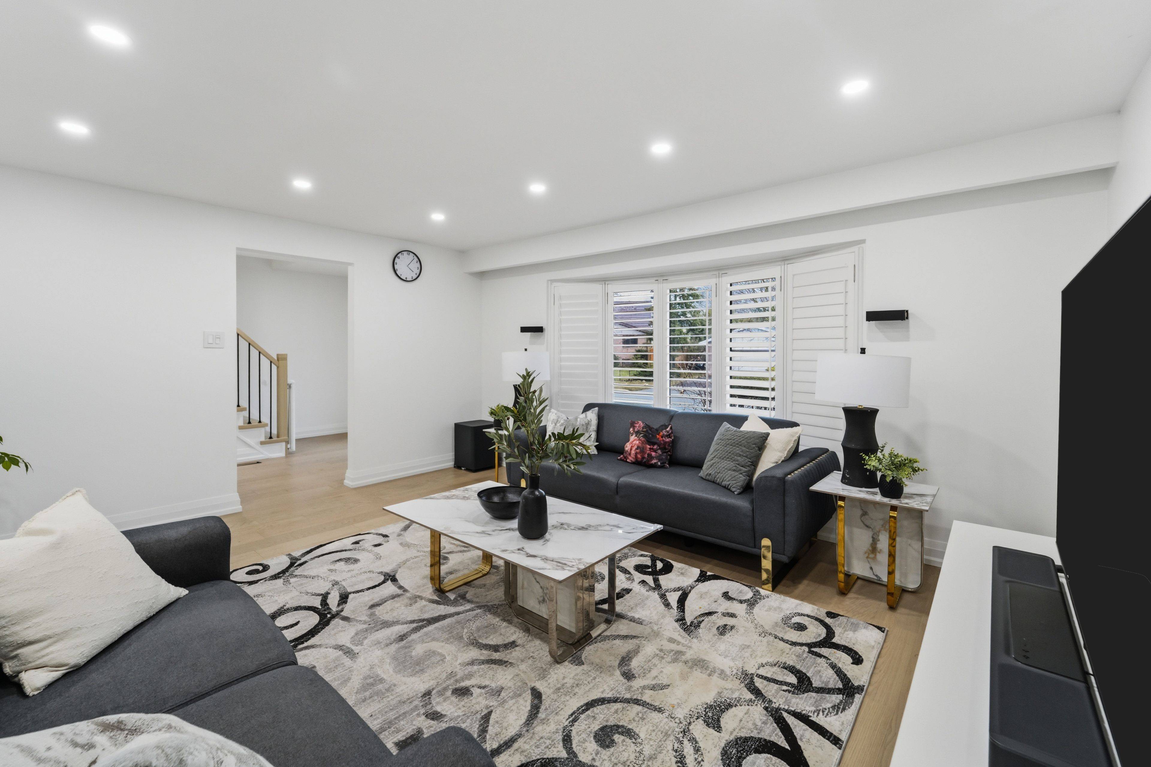 2290 Devon RD, Oakville, ON L6J 5R4
