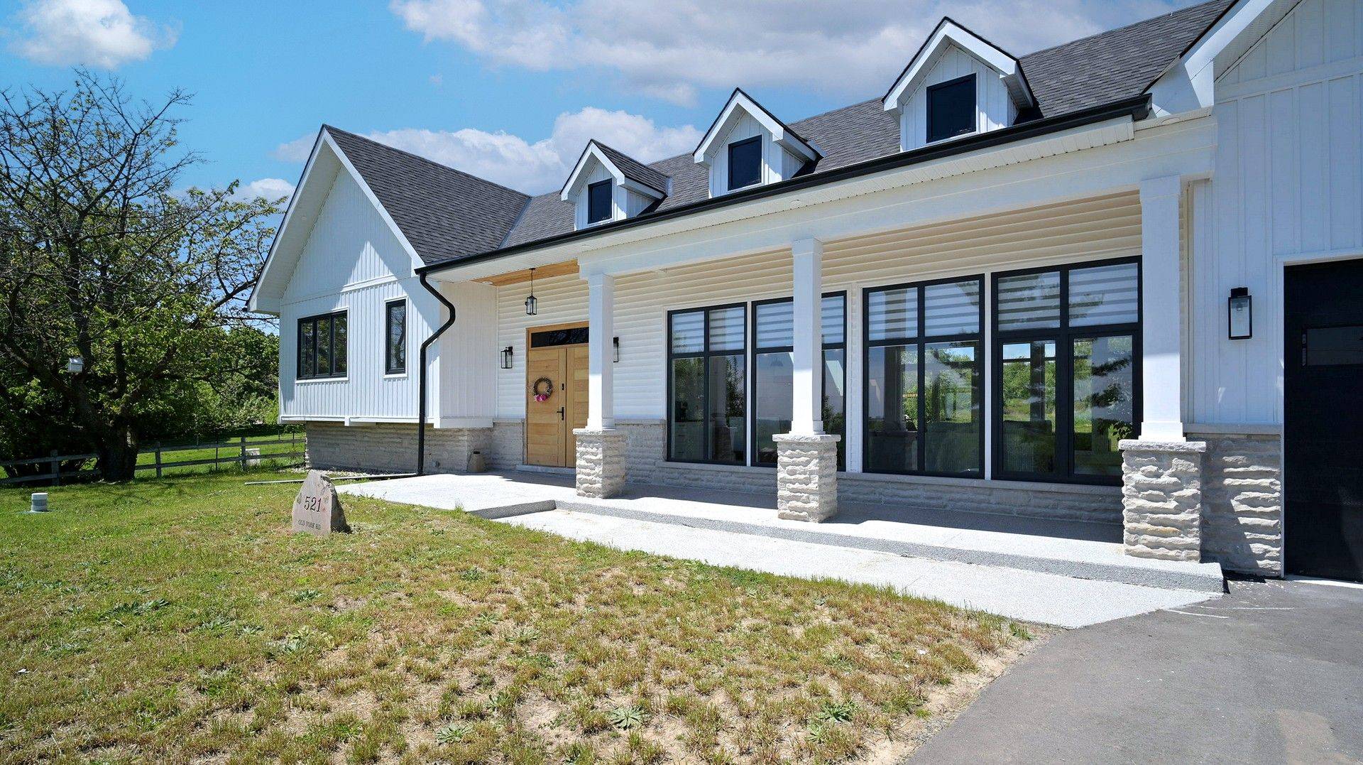 521 Old York RD, Burlington, ON L7P 4Y6