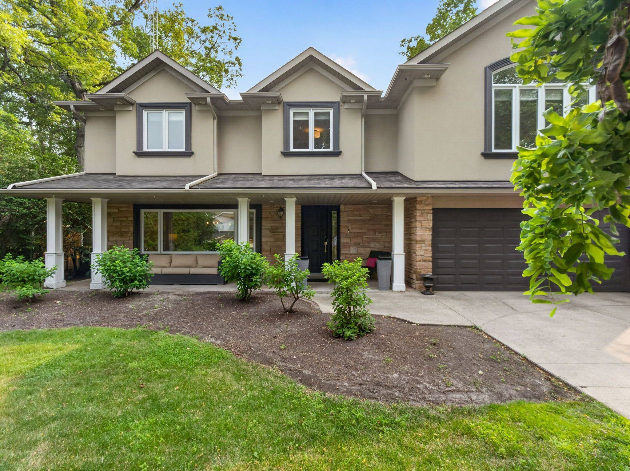 1302 Hillview CRES, Oakville, ON L6H 2C7