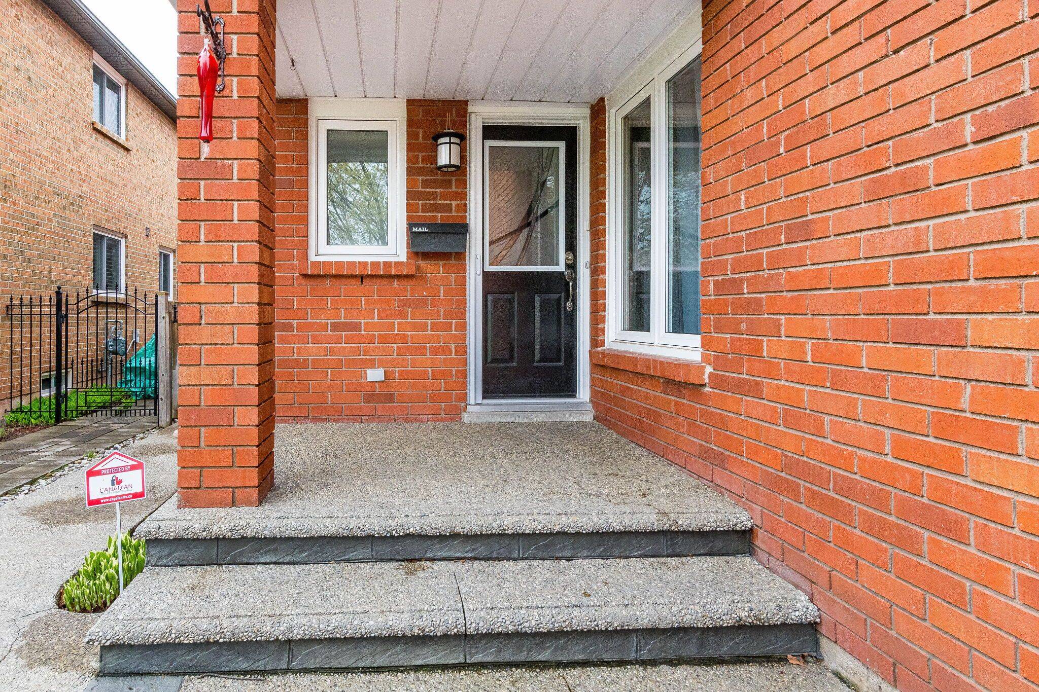 394 Maidstone CRES, Oakville, ON L6M 1A1