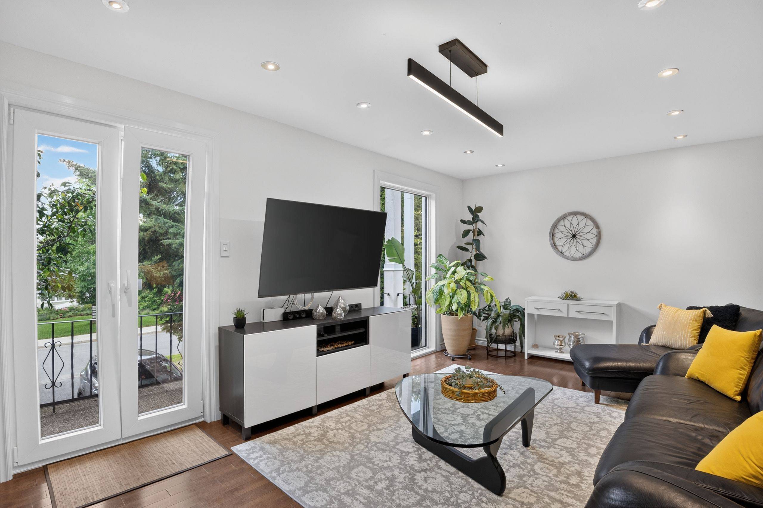 2490 Regina ST, Britannia - Lincoln Heights And Area, ON K2B 6X5