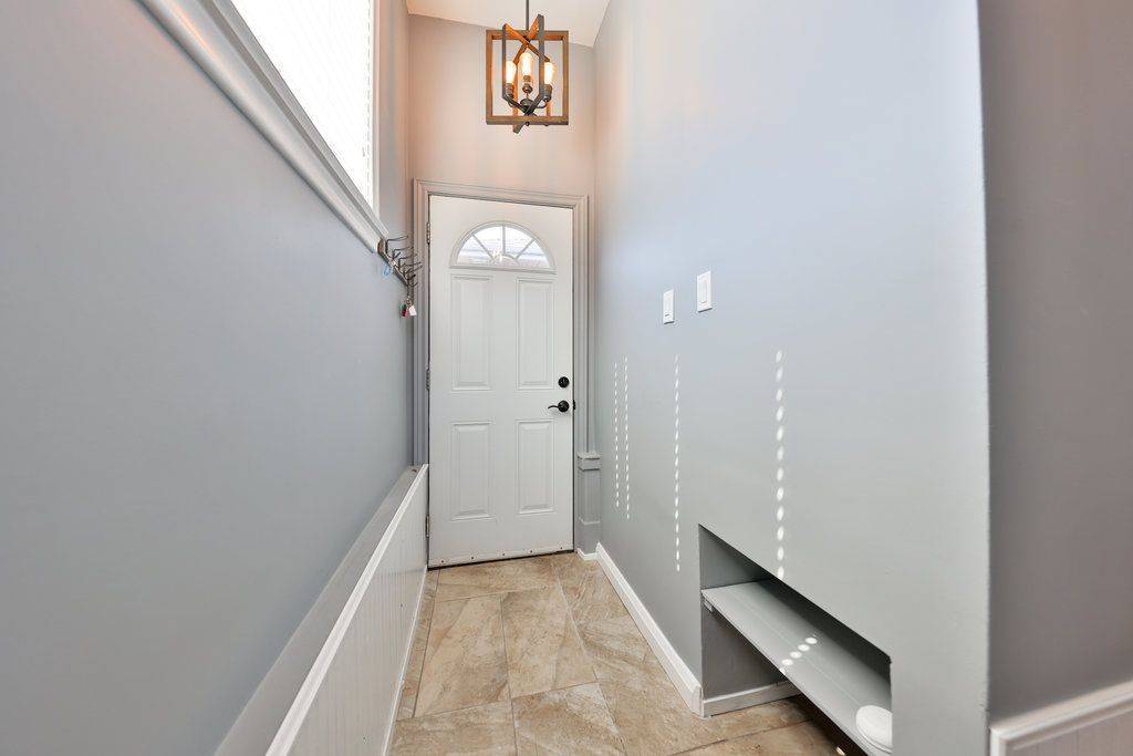 87 Margery AVE #LOWER, St. Catharines, ON L2R 6K2
