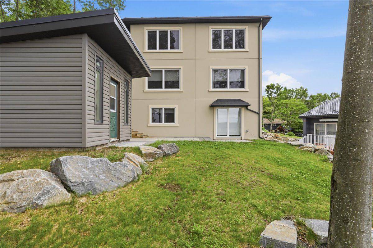 54 Florence ST W #1, Huntsville, ON P1H 1V5