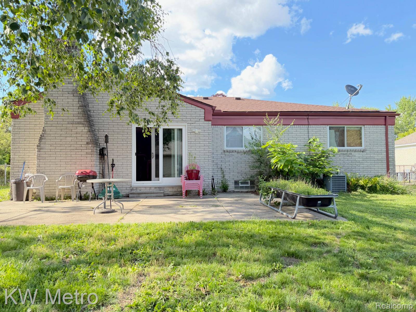 31113 7 Mile RD, Livonia, MI 48152