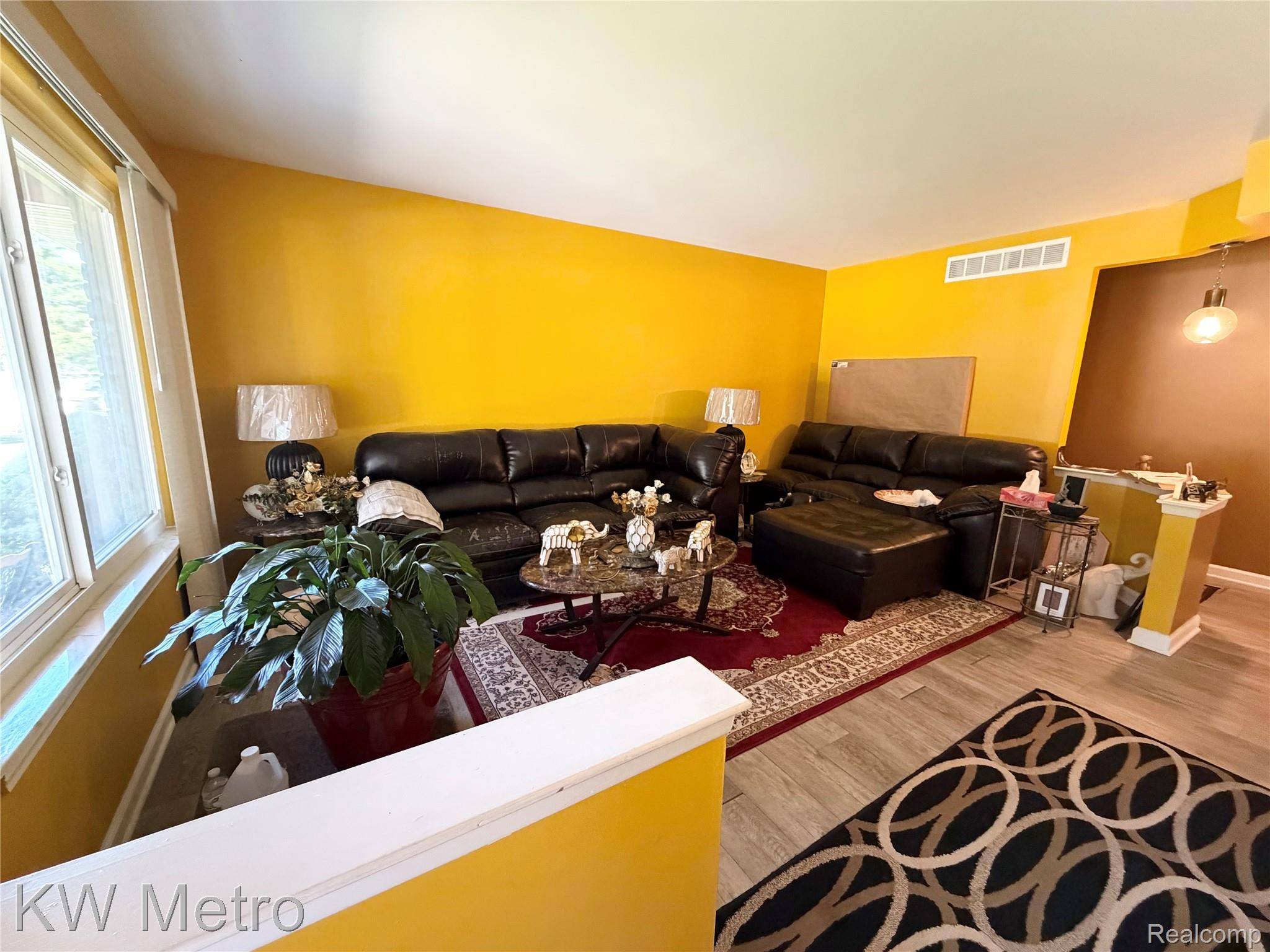 31113 7 Mile RD, Livonia, MI 48152