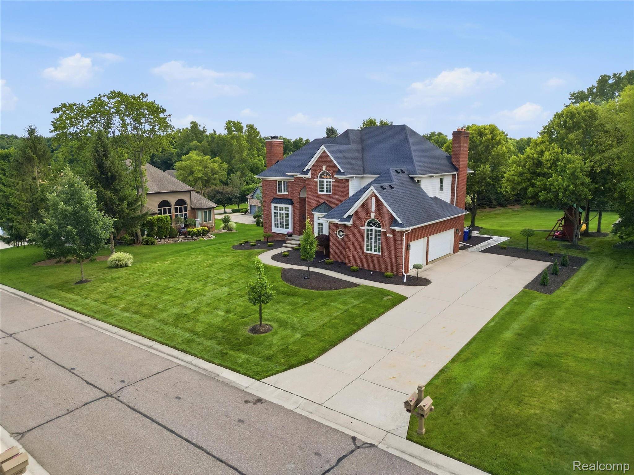 1797 Blue Grass DR, Rochester Hills, MI 48306