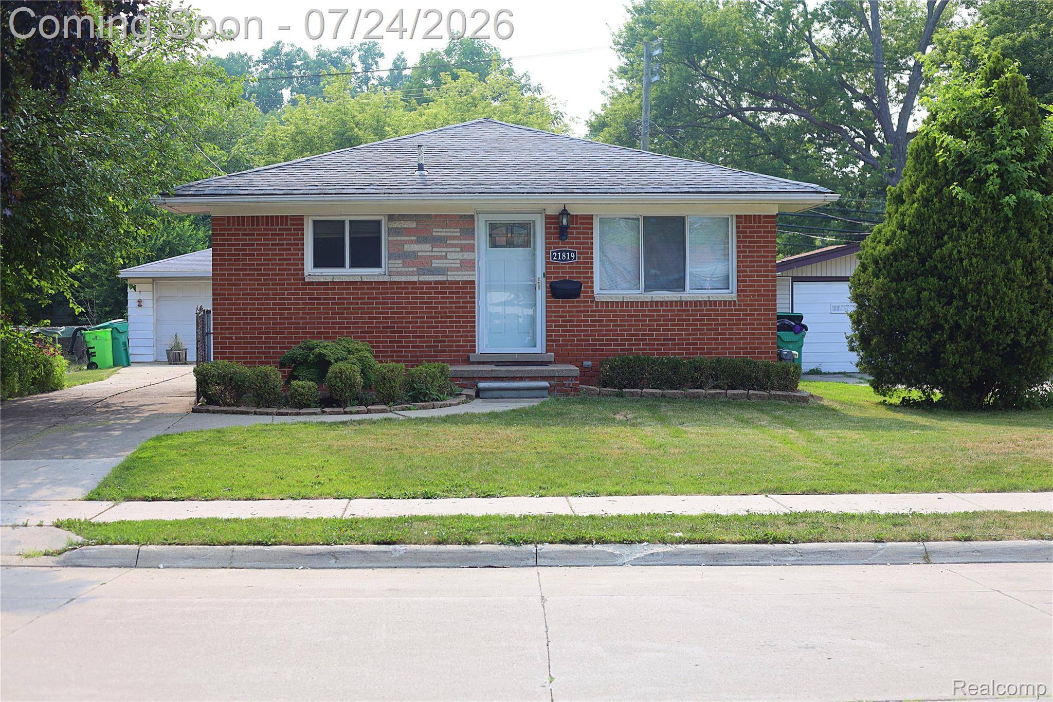 21819 Beechwood AVE, Eastpointe, MI 48021
