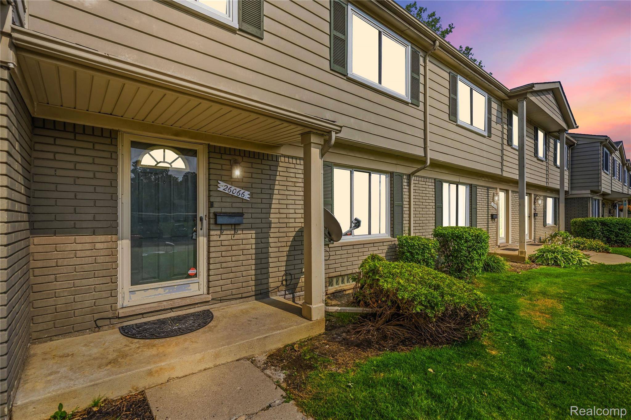 26066 Franklin Pointe DR, Southfield, MI 48034
