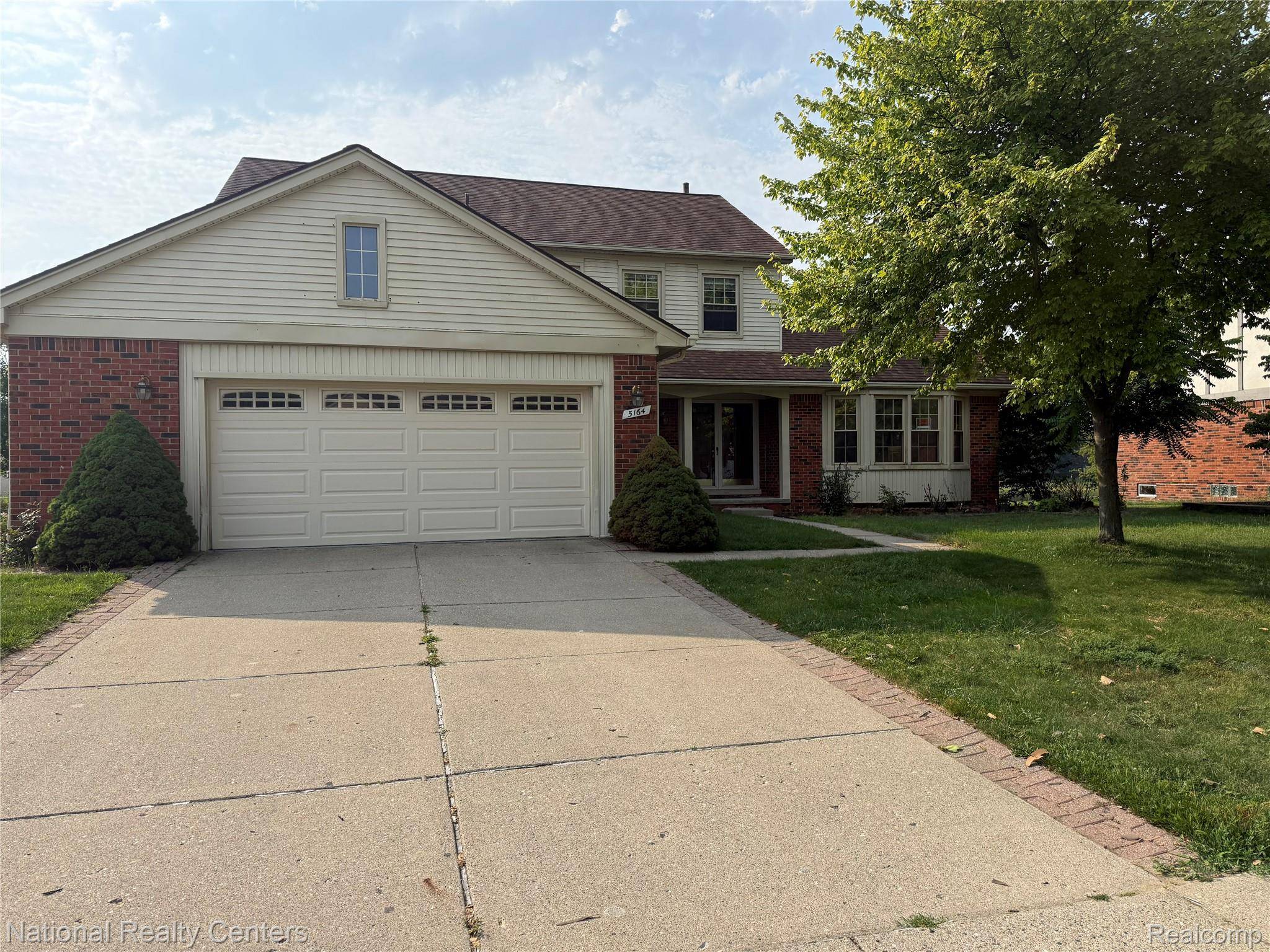 5164 CROWFOOT DR, Troy, MI 48085
