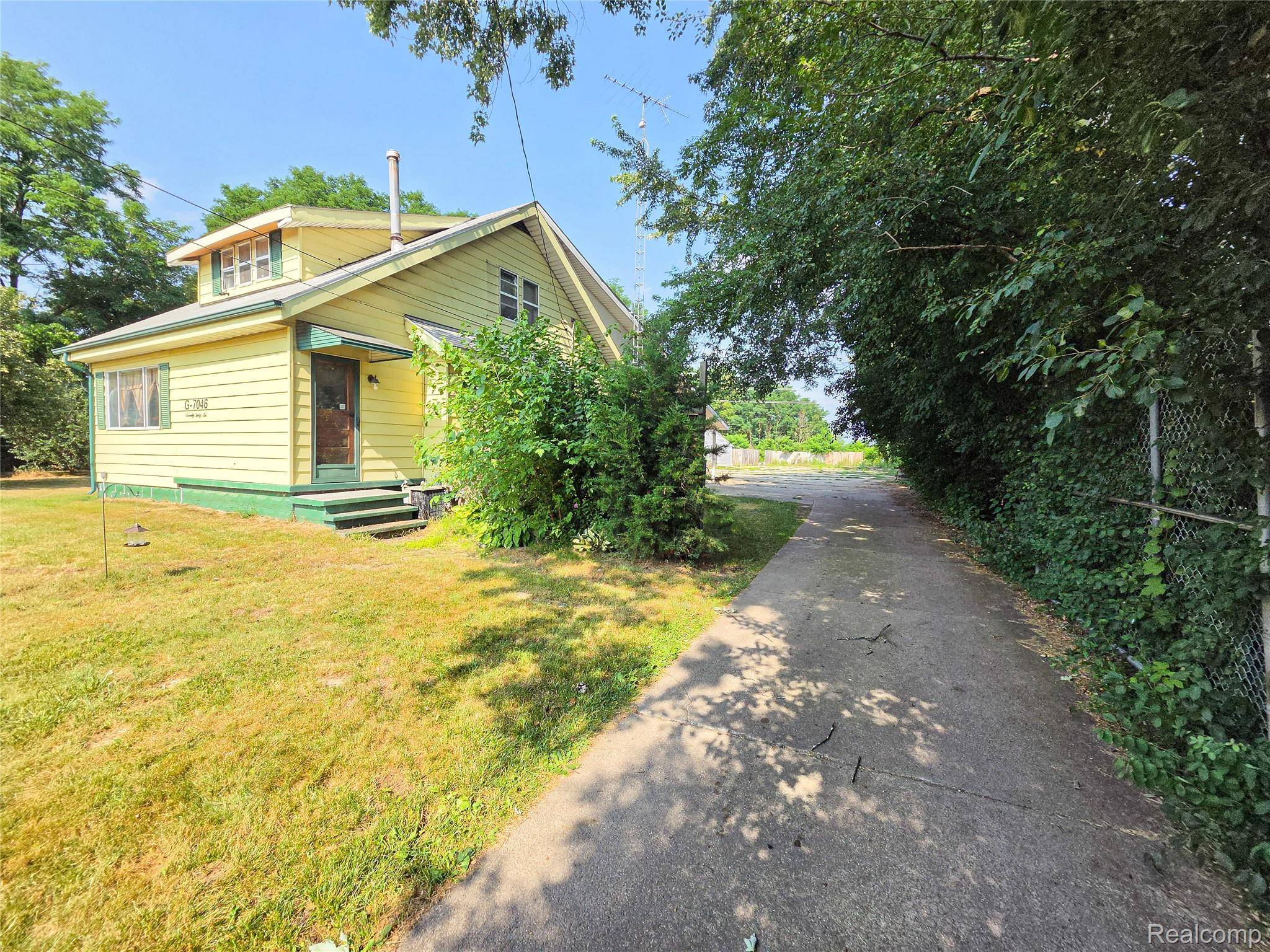 7046 N Dort HWY, Genesee Charter Township, MI 48458