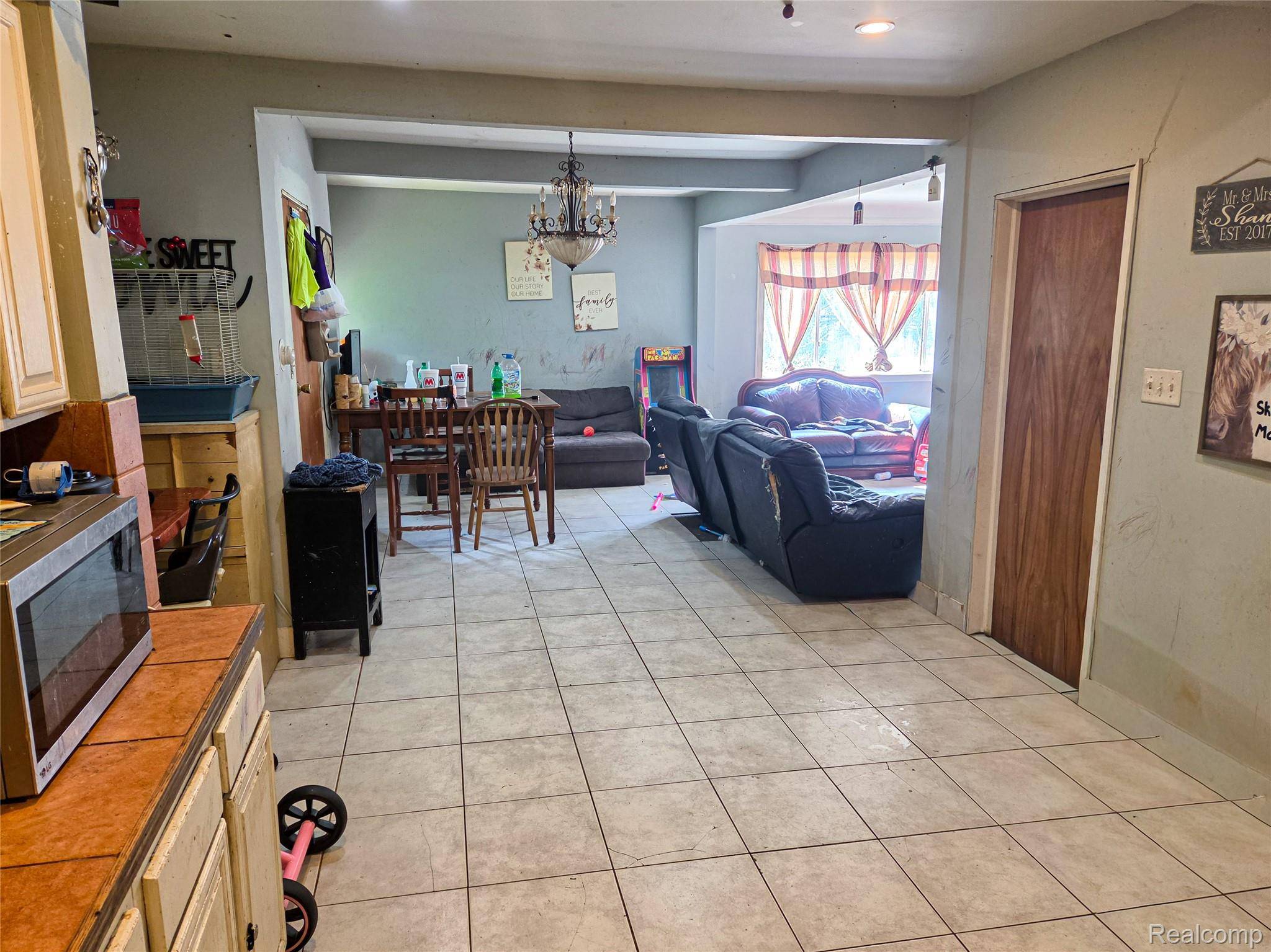 7046 N Dort HWY, Genesee Charter Township, MI 48458