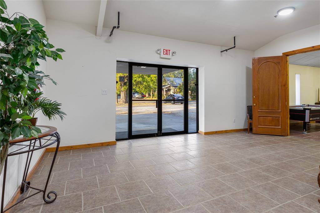 803 CHESTNUT Street, Commerce, TX 75428