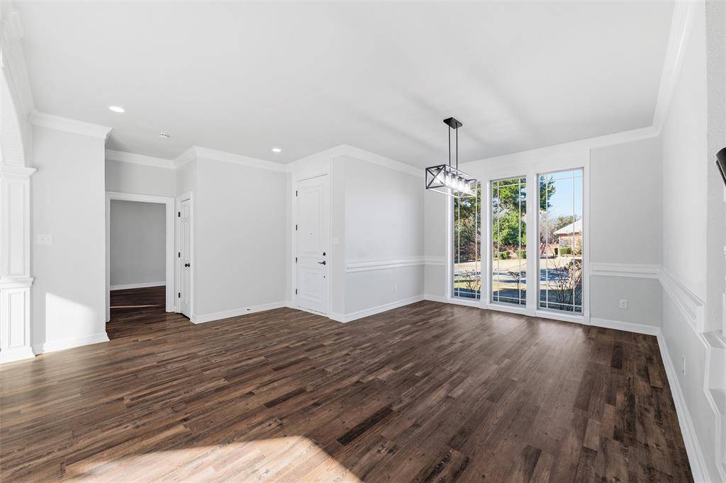 4705 Villa Vera Drive, Arlington, TX 76017