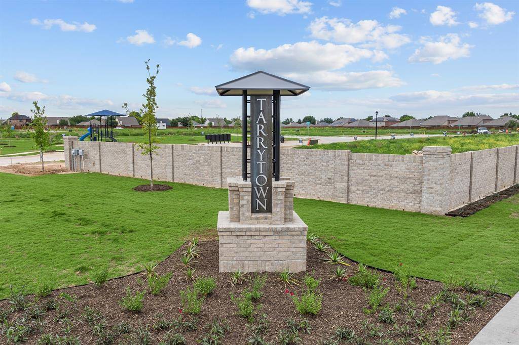 1001 Tarryhill Drive, Crowley, TX 76036