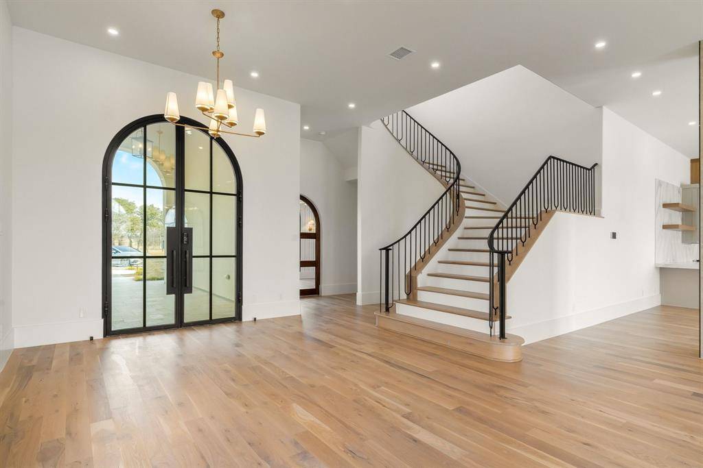 10717 Arrowhead Point Drive, Fort Worth, TX 76179