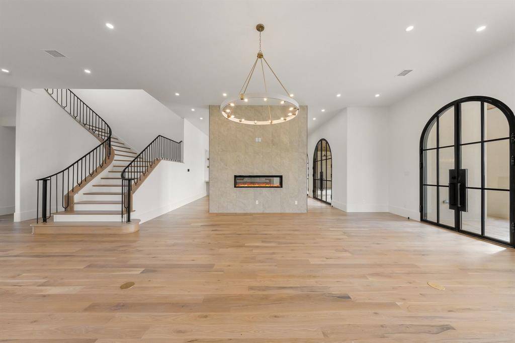 10717 Arrowhead Point Drive, Fort Worth, TX 76179