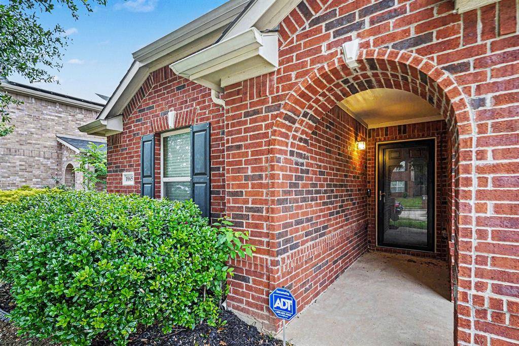 1865 Lynnwood Hills Drive, Fort Worth, TX 76112