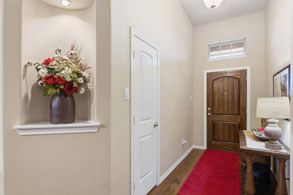 5805 Glenwood Drive, Denton, TX 76208