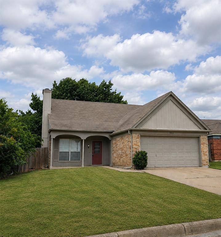 3921 Huckleberry Drive, Fort Worth, TX 76137