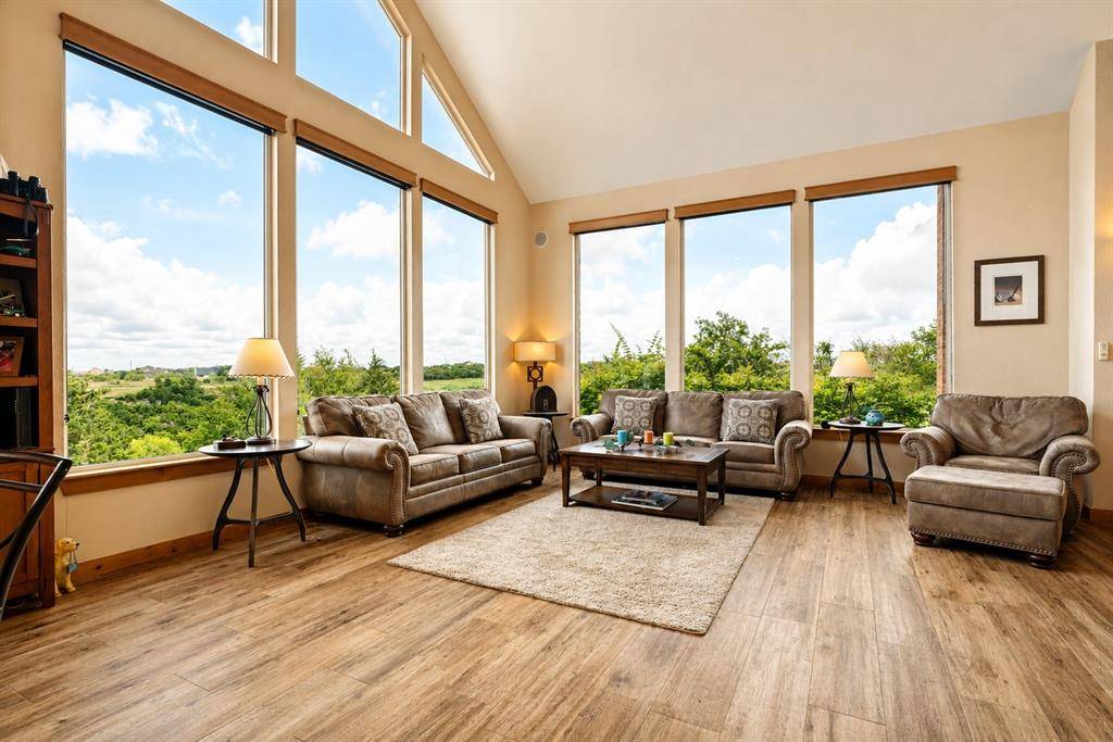 350 Castle Harbour Drive, Graford, TX 76449