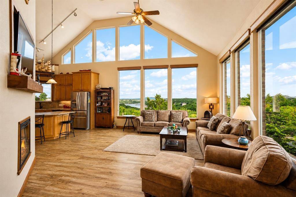 350 Castle Harbour Drive, Graford, TX 76449