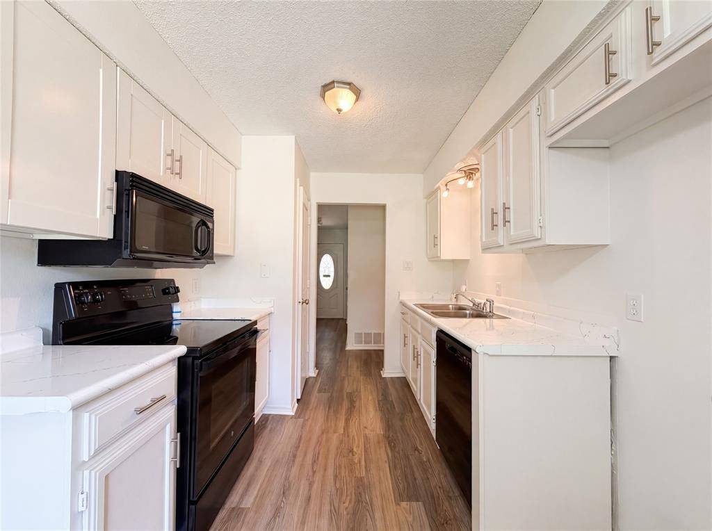 6304 Big Springs Drive, Arlington, TX 76001