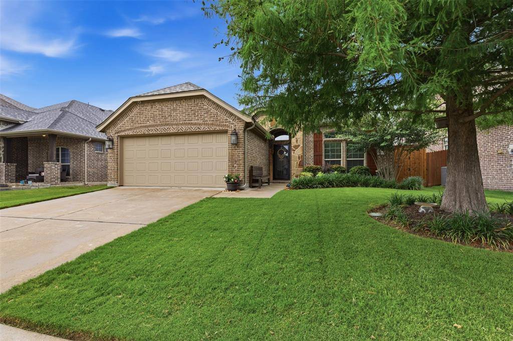 712 Mist Flower Drive, Little Elm, TX 75068