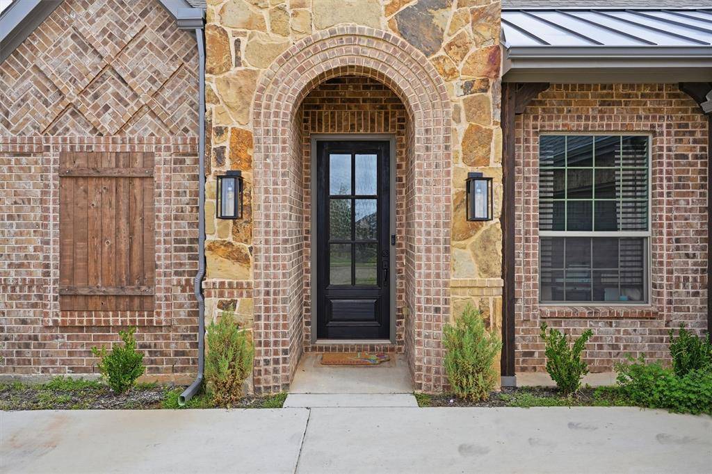 313 Bowrider Lane, Granbury, TX 76049