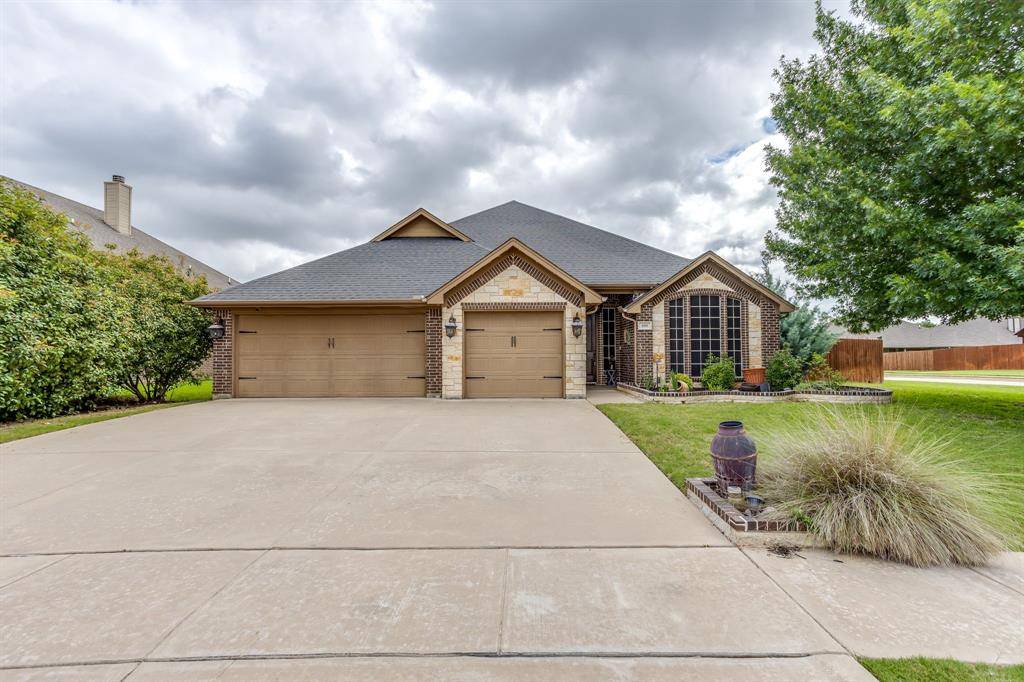 400 Hudson Lane, Burleson, TX 76028