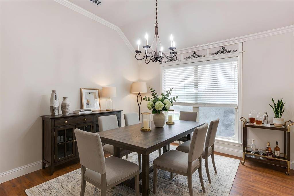 400 Hudson Lane, Burleson, TX 76028