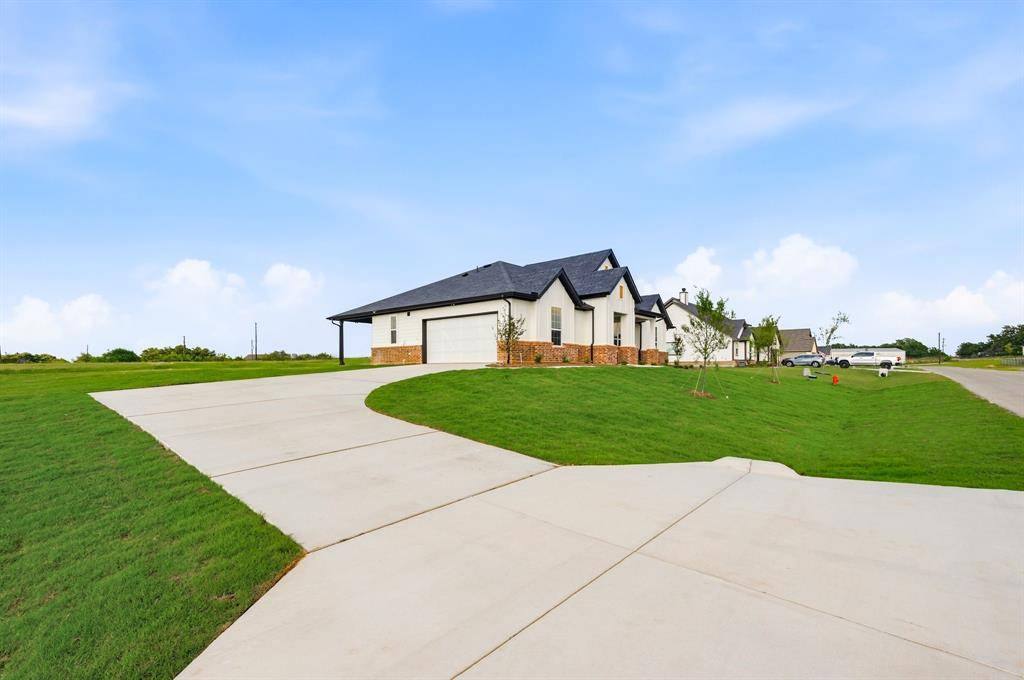 116 Park Hurst Drive, Boyd, TX 76023