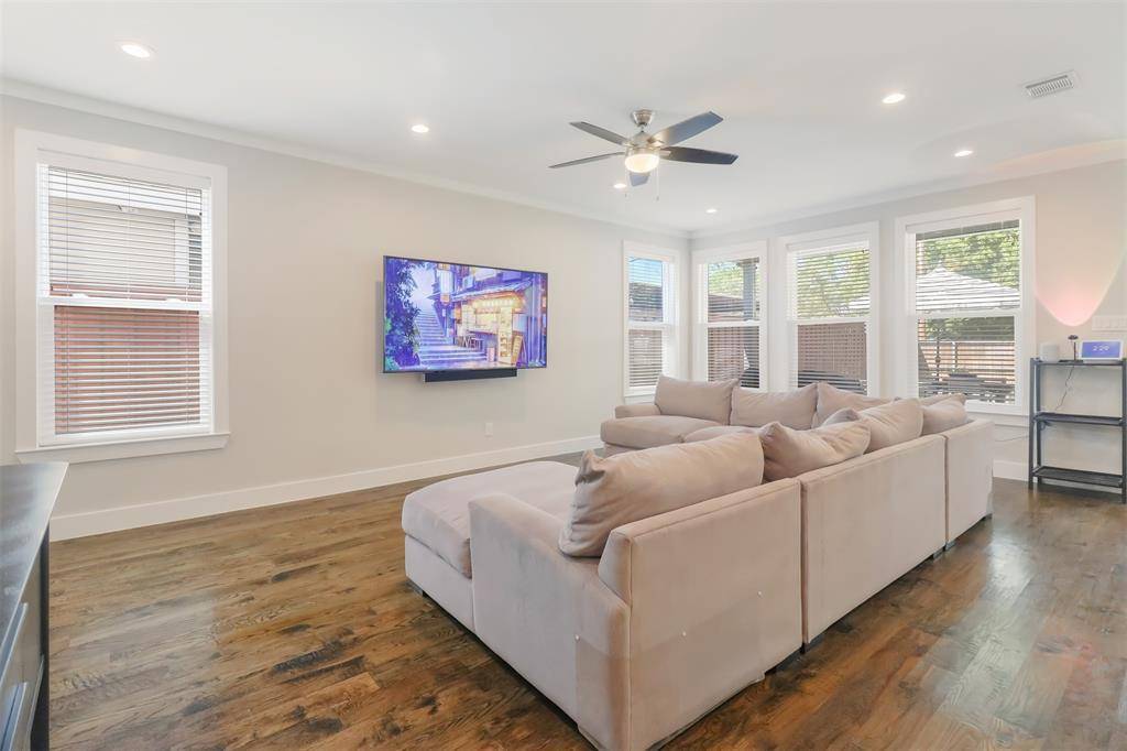 1975 Angelina Drive, Dallas, TX 75212