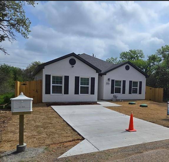 3513 Tomahawk Drive, Granbury, TX 76048