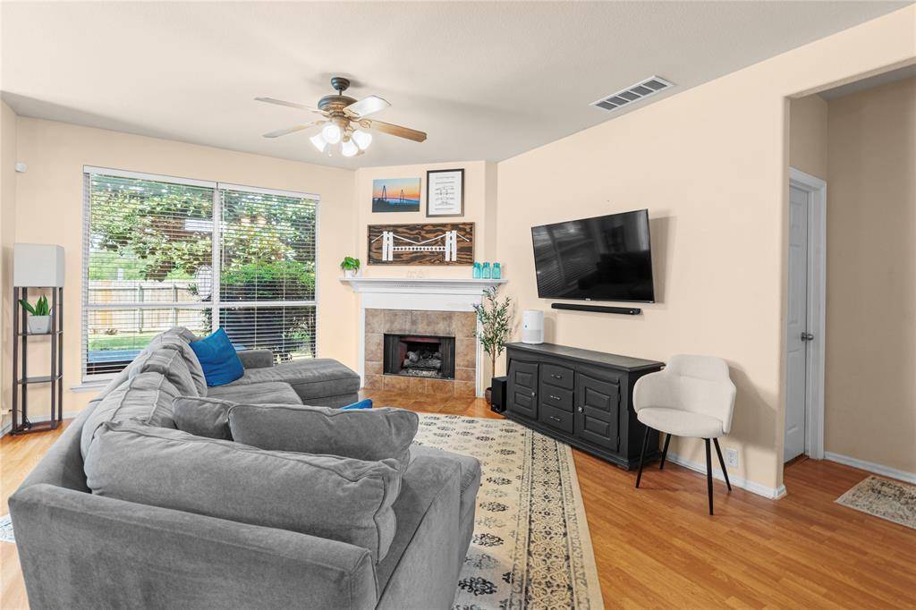 8102 Yucatan Court, Arlington, TX 76002