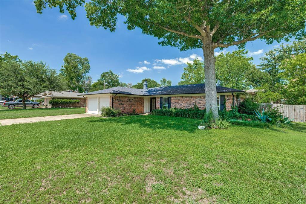 914 S Hyde Park Avenue, Denison, TX 75020