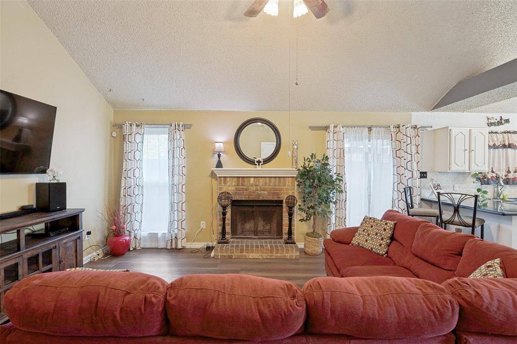 5210 Rowcrop Drive, Arlington, TX 76017