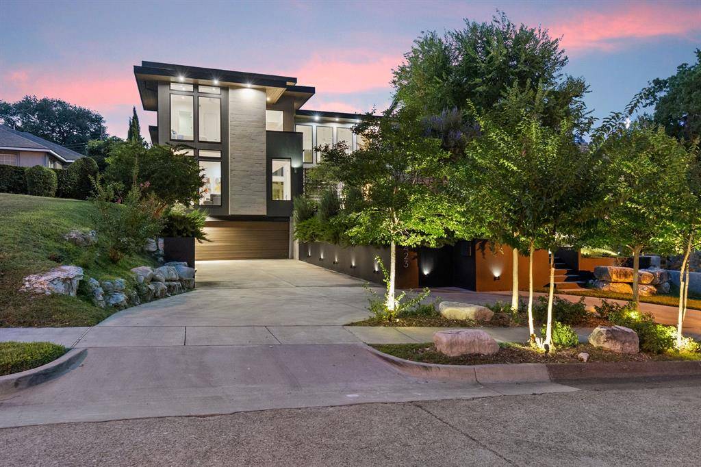 423 W Colorado Boulevard, Dallas, TX 75208