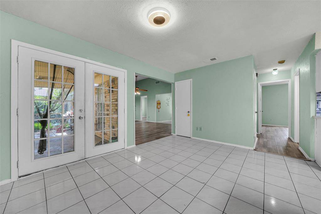 1021 Alexandria Avenue, Garland, TX 75040