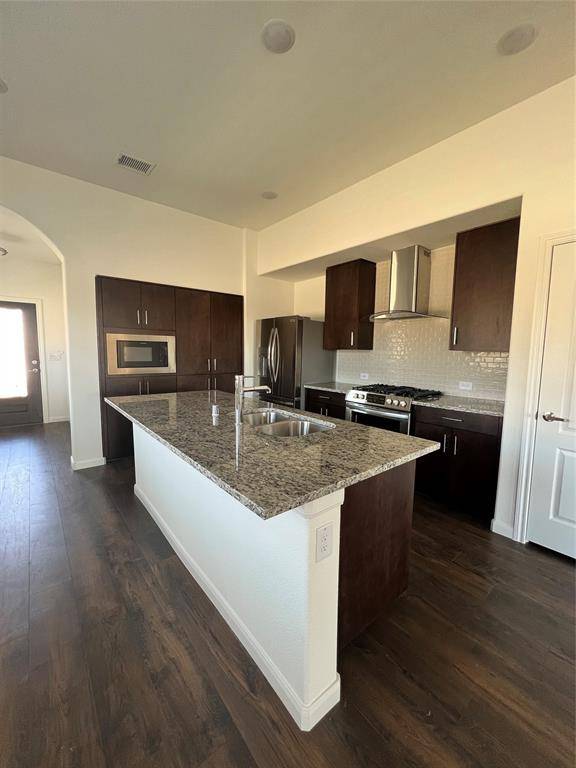 1204 Sumner Street, Aubrey, TX 76227