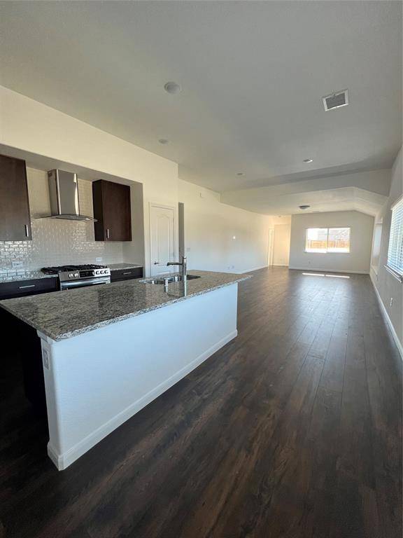 1204 Sumner Street, Aubrey, TX 76227