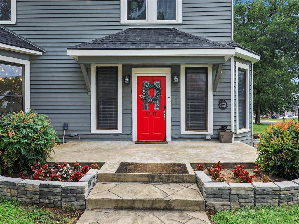 1200 W Walker Street, Denison, TX 75020