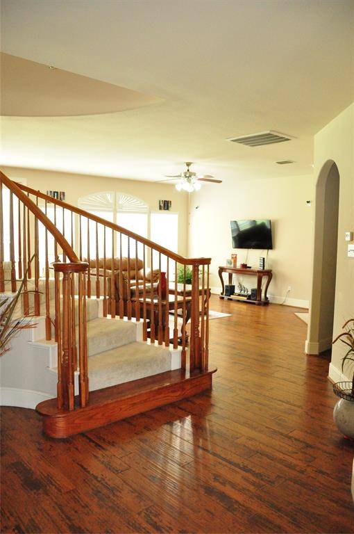 1312 Valley Vista Drive, Irving, TX 75063