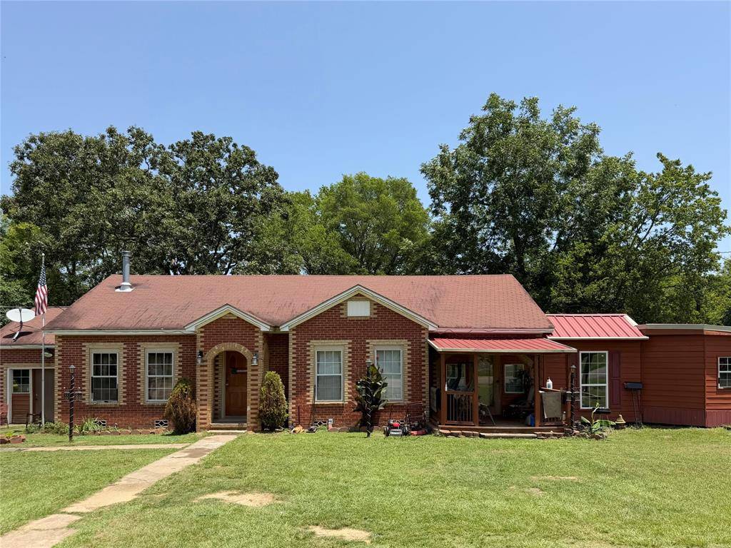 140 S Main Street, Avinger, TX 75630