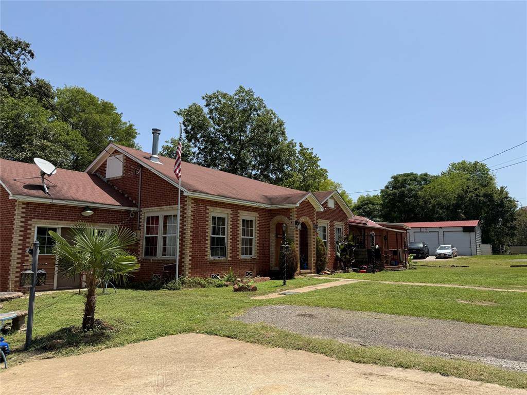 140 S Main Street, Avinger, TX 75630