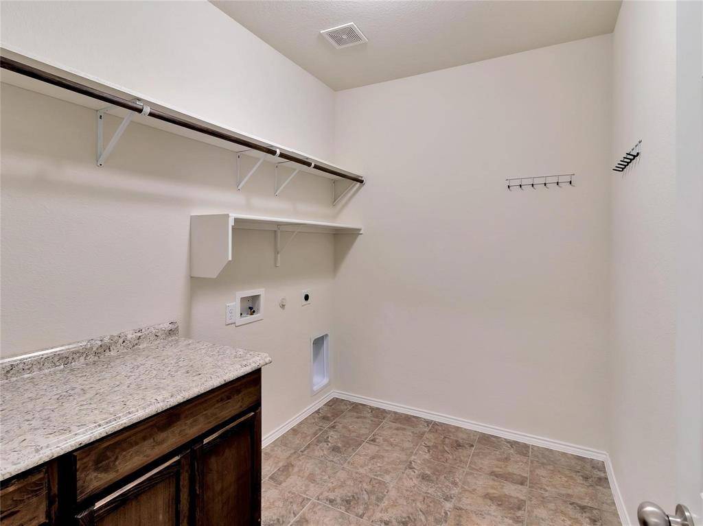 2011 Avondown Road, Forney, TX 75126
